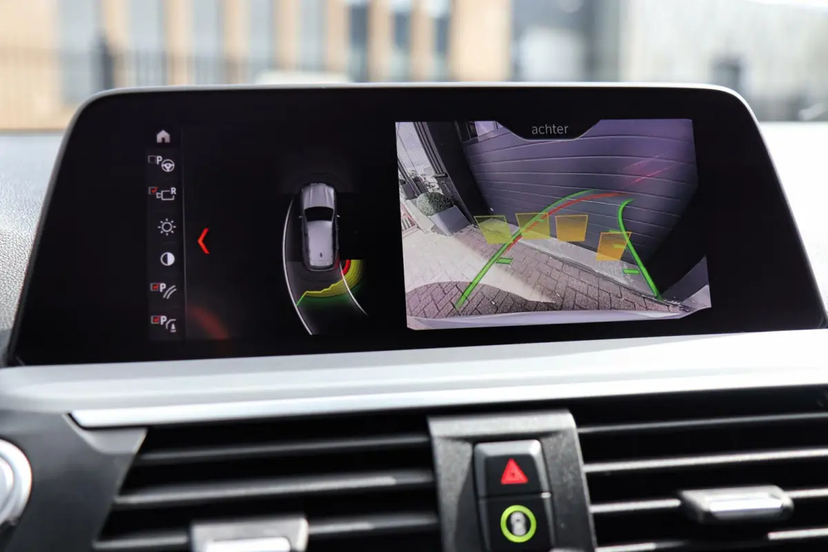 xDrive20i M-Sport M-Pakket /PANODAK/ACC/CAMERA/CARPLAY/KEYLESS/HUD/TREKHAAK/STOELVERW V+A!