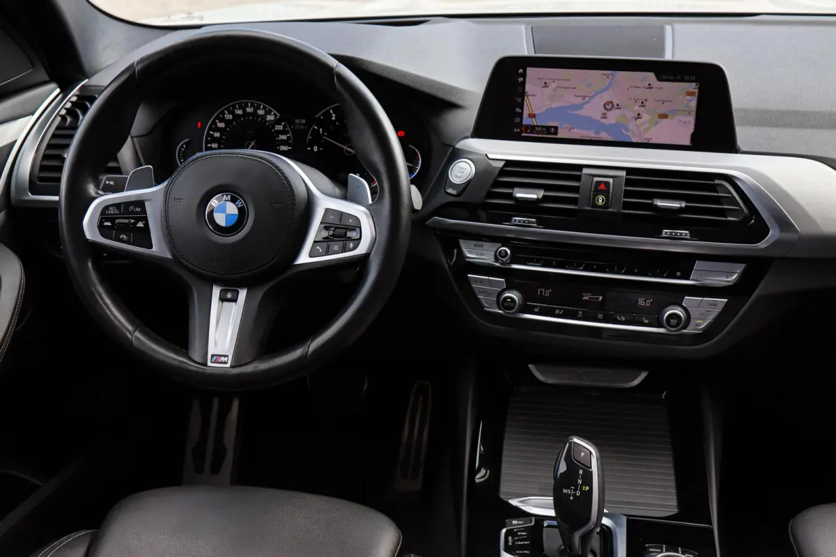 xDrive20i M-Sport M-Pakket /PANODAK/ACC/CAMERA/CARPLAY/KEYLESS/HUD/TREKHAAK/STOELVERW V+A!