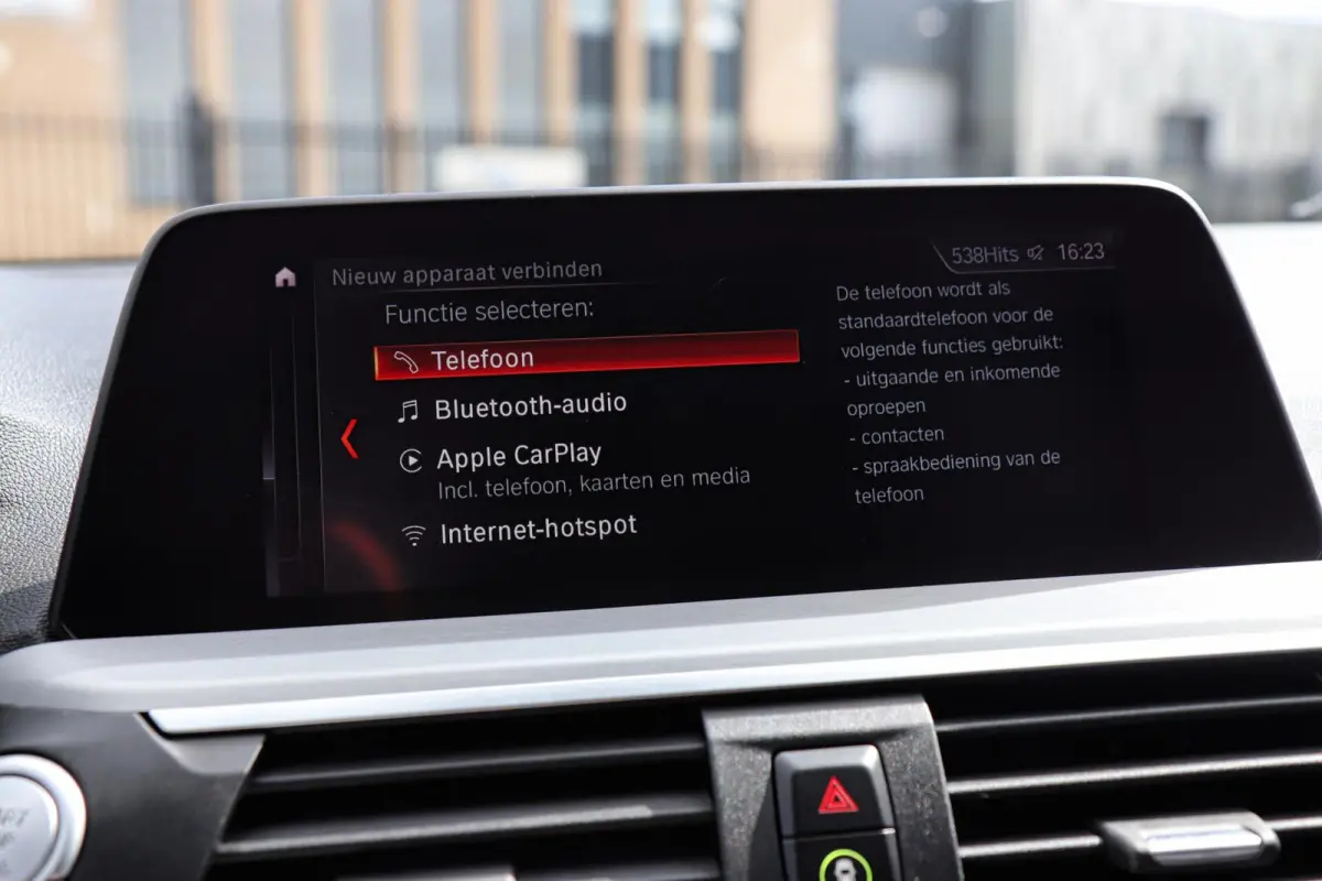 xDrive20i M-Sport M-Pakket /PANODAK/ACC/CAMERA/CARPLAY/KEYLESS/HUD/TREKHAAK/STOELVERW V+A!