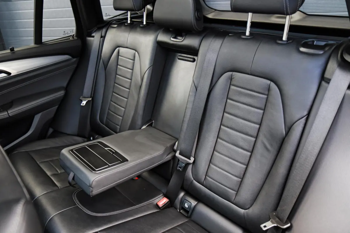 xDrive20i M-Sport M-Pakket /PANODAK/ACC/CAMERA/CARPLAY/KEYLESS/HUD/TREKHAAK/STOELVERW V+A!