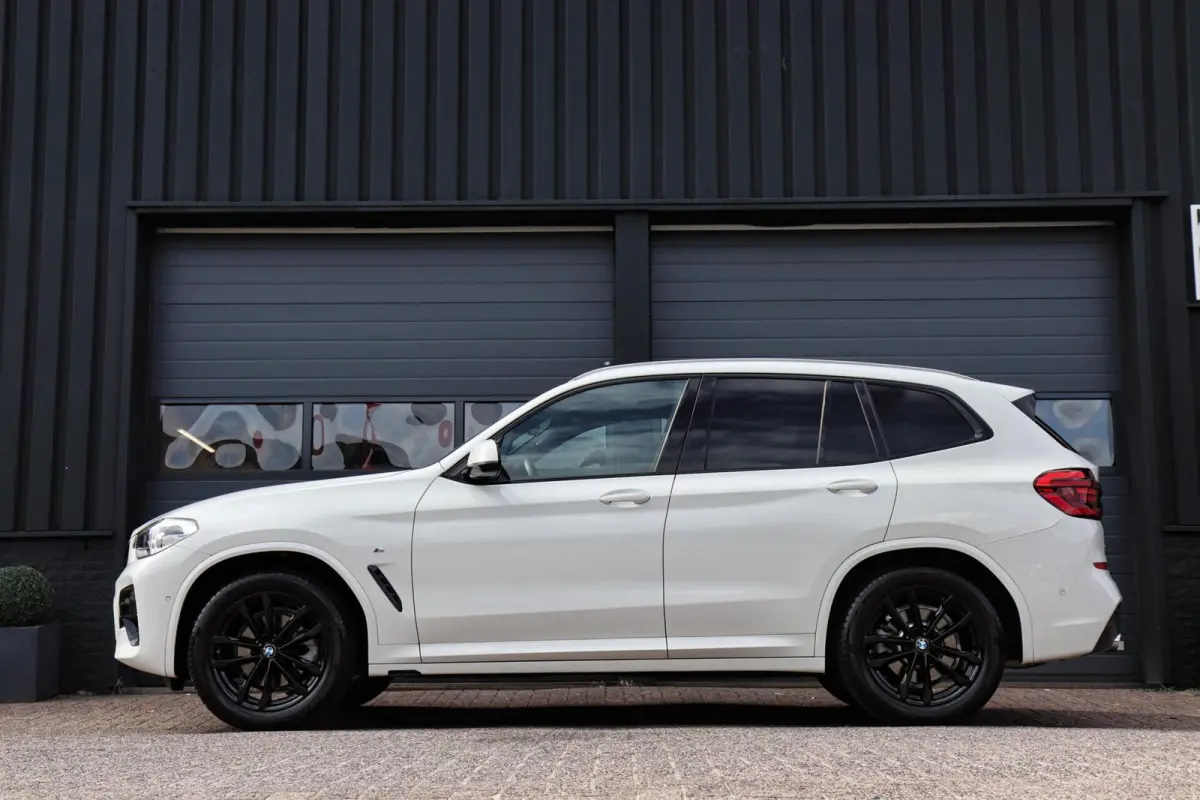 xDrive20i M-Sport M-Pakket /PANODAK/ACC/CAMERA/CARPLAY/KEYLESS/HUD/TREKHAAK/STOELVERW V+A!