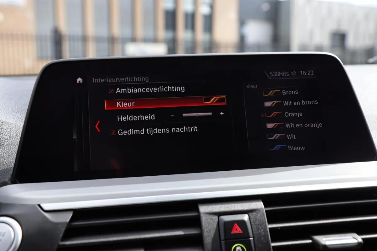 xDrive20i M-Sport M-Pakket /PANODAK/ACC/CAMERA/CARPLAY/KEYLESS/HUD/TREKHAAK/STOELVERW V+A!