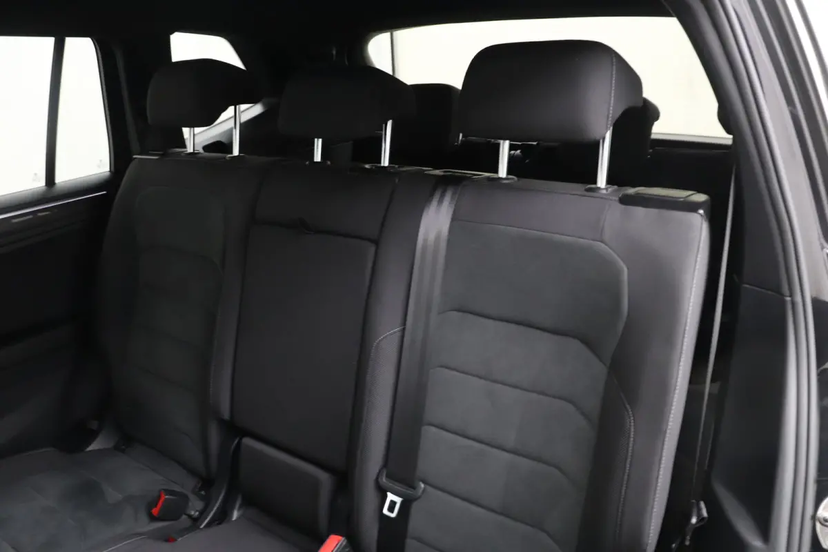 1.5 150 PK Aut. R-Line 7p. Trekhaak Carplay Camera