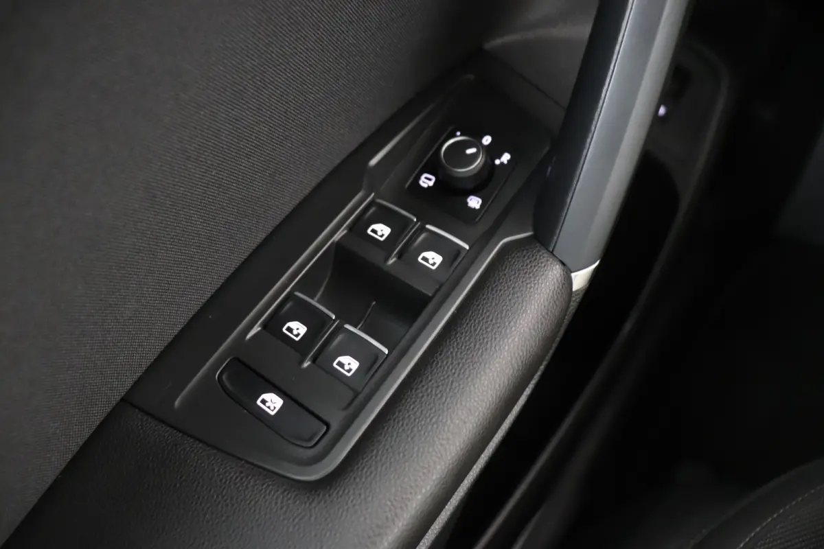 1.5 150 PK Aut. R-Line 7p. Trekhaak Carplay Camera