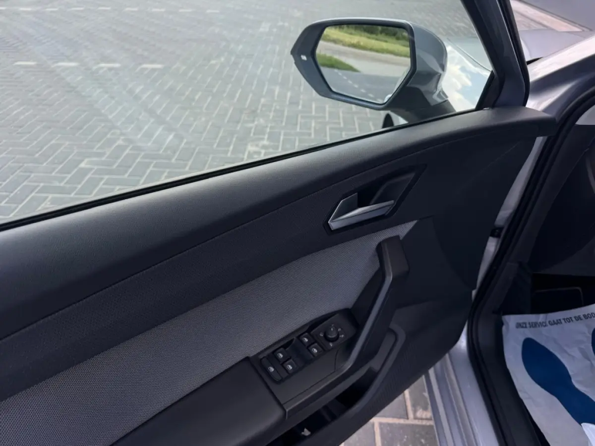 1.0 eTSI Style NAVI VIRTUAL CLIMATE PDC ELEK PAKKET CAMERA