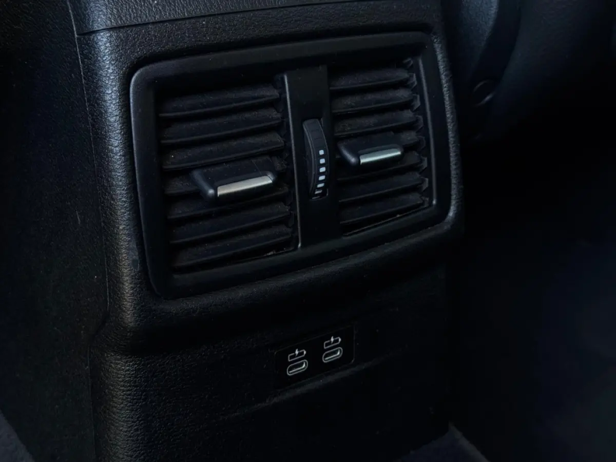 sDrive18i 12-2019 NAVI CLIMATE PDC TREKHAAK SPORTVELGEN