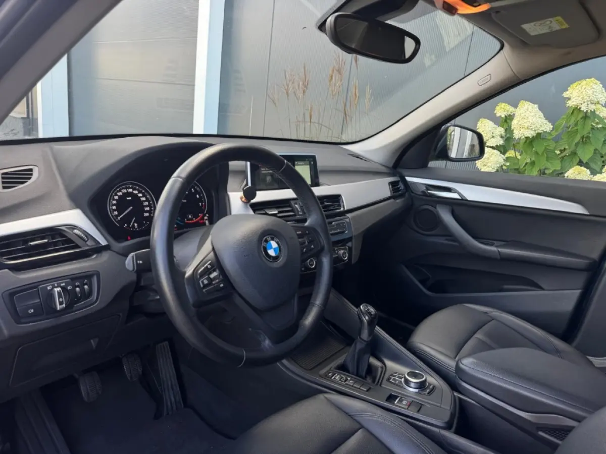 sDrive18i 12-2019 NAVI CLIMATE PDC TREKHAAK SPORTVELGEN