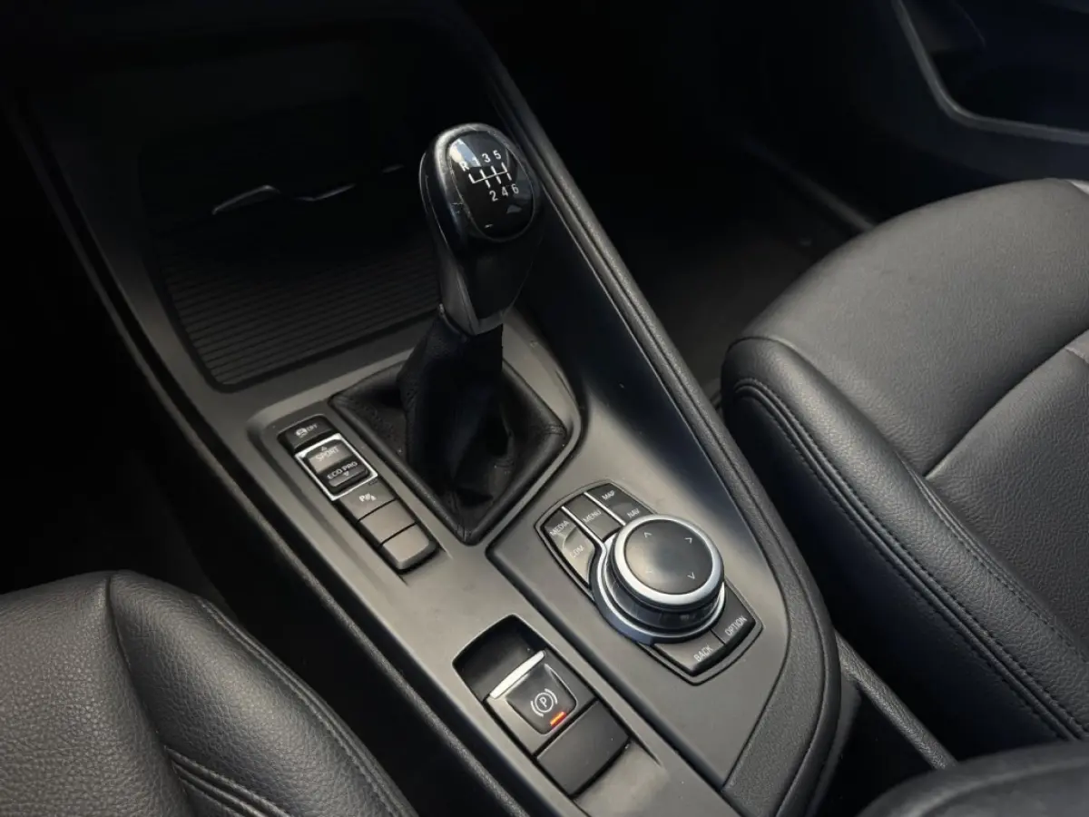 sDrive18i 12-2019 NAVI CLIMATE PDC TREKHAAK SPORTVELGEN
