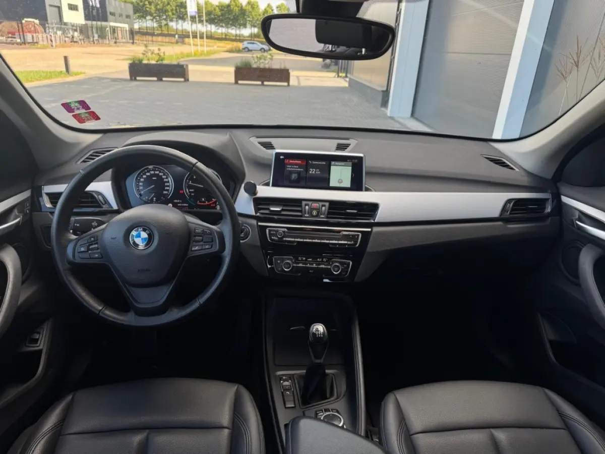 sDrive18i 12-2019 NAVI CLIMATE PDC TREKHAAK SPORTVELGEN