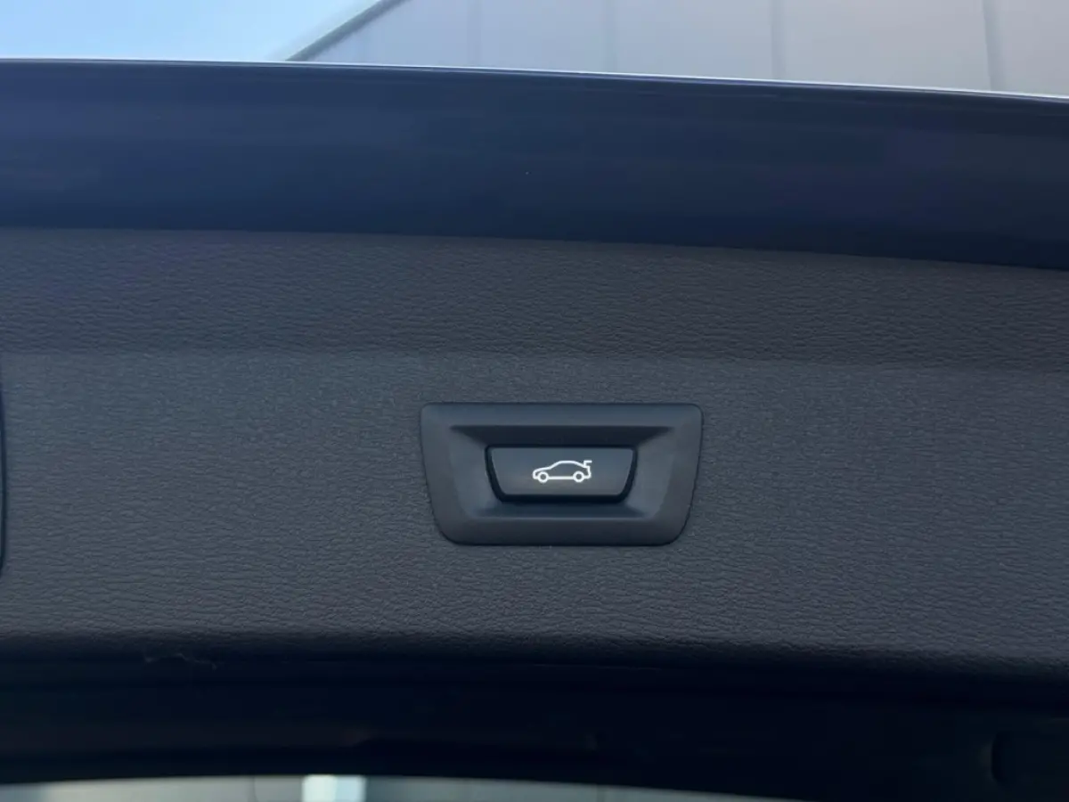sDrive18i 12-2019 NAVI CLIMATE PDC TREKHAAK SPORTVELGEN