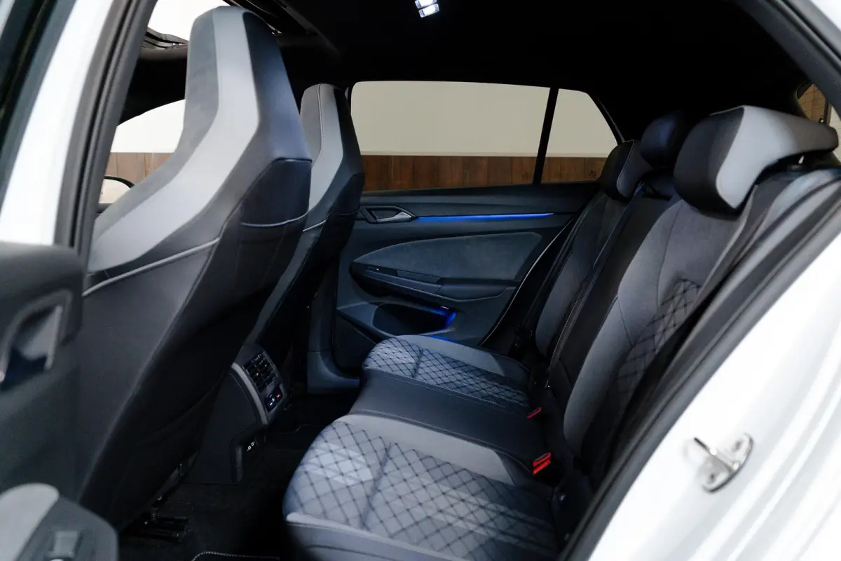 1.5 eTSI 3x R-Line Pano|IQ|ACC|AppleCarplay|Trekhaak