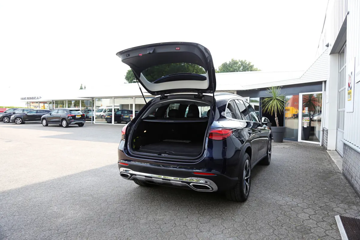 4MATIC*NL-Auto*1ste Eig.*Perfect onderh.*Elek. Trekhaak/ACC/Luchtvering/LED Koplampen/360Camera/Memorie/Sfeer/Dodehoek/Parkeersens.V+A/19 inch LM*