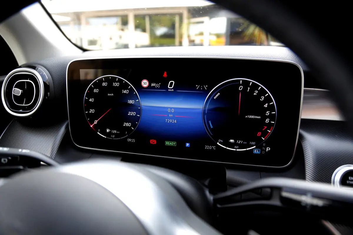 4MATIC*NL-Auto*1ste Eig.*Perfect onderh.*Elek. Trekhaak/ACC/Luchtvering/LED Koplampen/360Camera/Memorie/Sfeer/Dodehoek/Parkeersens.V+A/19 inch LM*