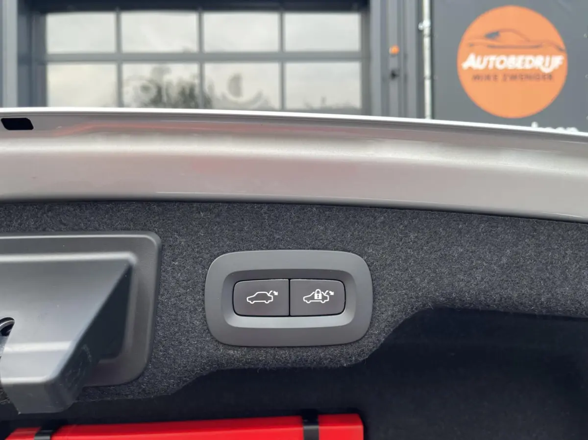 2.0 T4 R-Design AUT. PILOT ASSIST|BLIS|CARPLAY|HARMAN-KARDON|KEYLESS|CAMERA|DEALER ONDERHOUDEN|NETTE STAAT