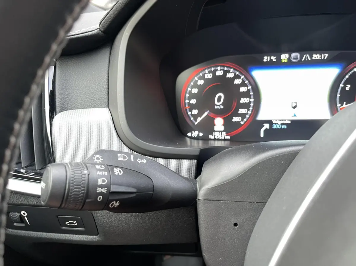 2.0 T4 R-Design AUT. PILOT ASSIST|BLIS|CARPLAY|HARMAN-KARDON|KEYLESS|CAMERA|DEALER ONDERHOUDEN|NETTE STAAT