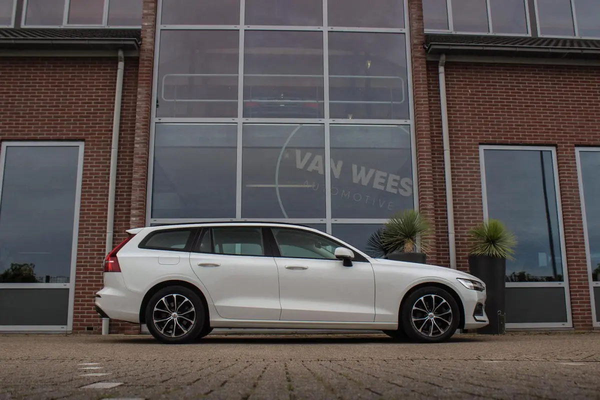 2.0 B3 Momentum Advantage | 1e eigenaar | BTW auto | Origineel NL | LED | Camera | 17 inch | Cruise-control | PDC | DAB | 163 pk | Lane assist | Rij-modus | Spotify