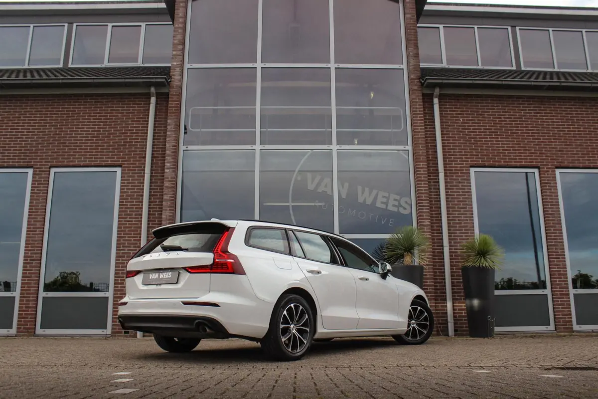 2.0 B3 Momentum Advantage | 1e eigenaar | BTW auto | Origineel NL | LED | Camera | 17 inch | Cruise-control | PDC | DAB | 163 pk | Lane assist | Rij-modus | Spotify