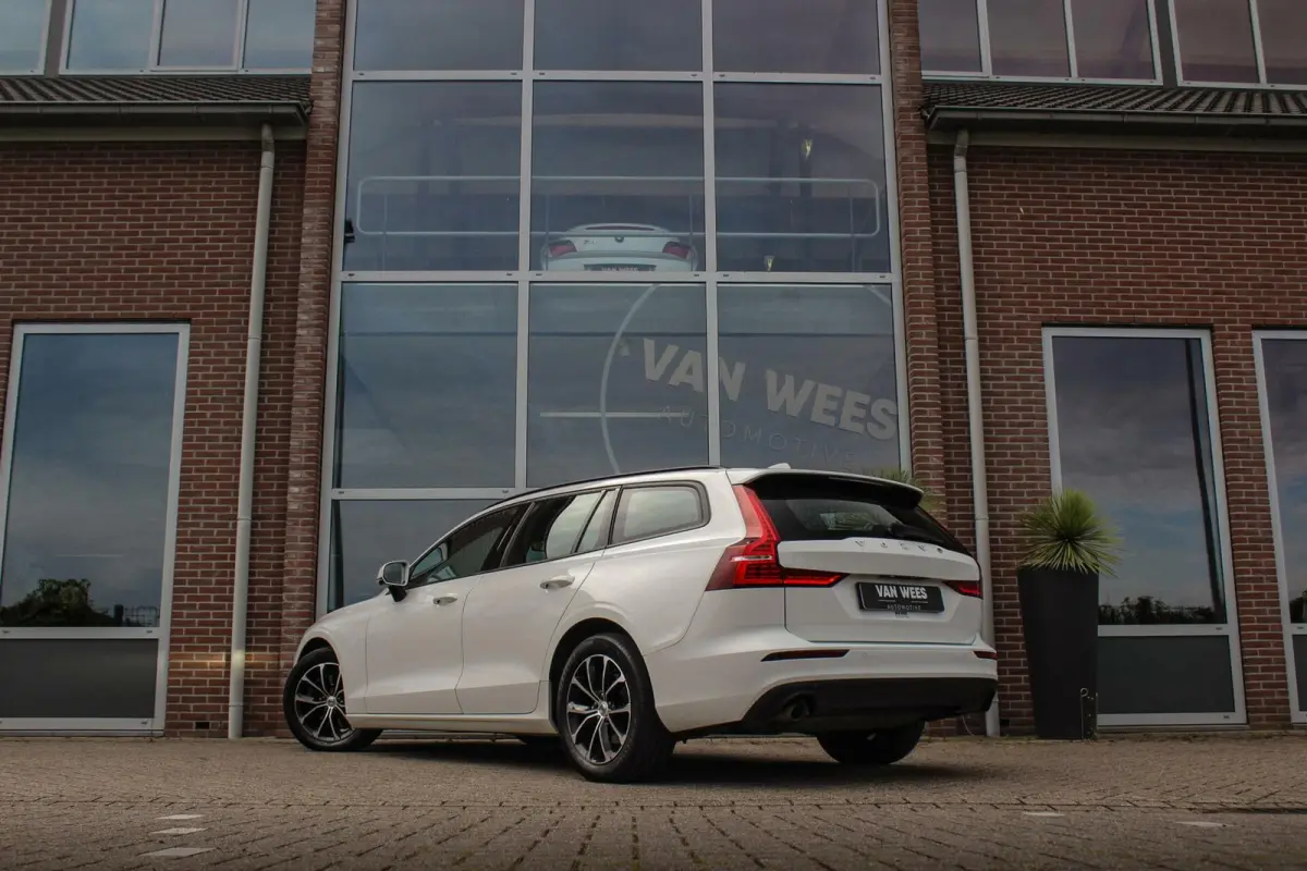 2.0 B3 Momentum Advantage | 1e eigenaar | BTW auto | Origineel NL | LED | Camera | 17 inch | Cruise-control | PDC | DAB | 163 pk | Lane assist | Rij-modus | Spotify