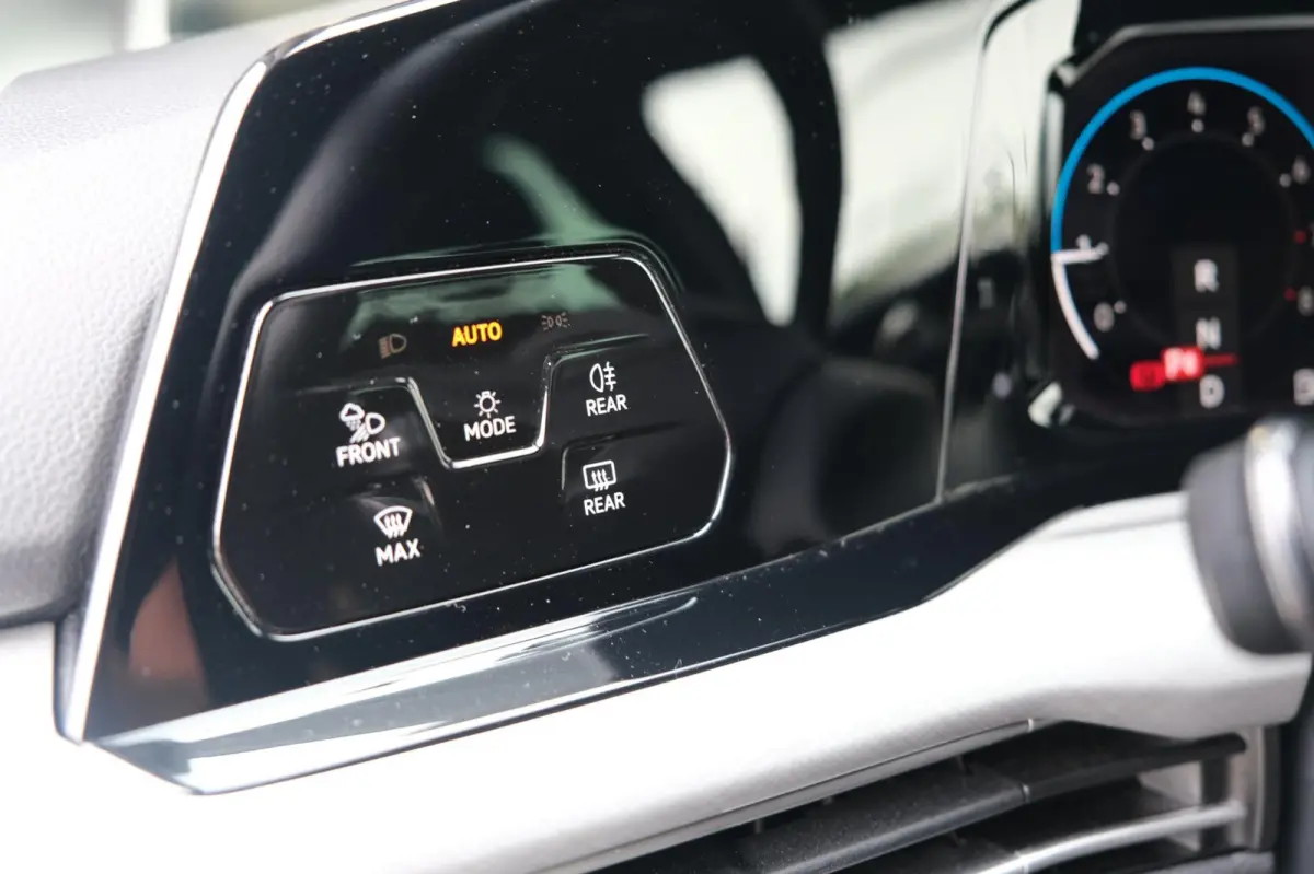 8 1.5 eTSI Life DSG 150PK HuD IQ Led Navi