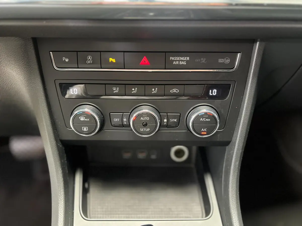 1.5 TSI Style Business Intense I Navi I Camera I Full Led I Cruise I Park. sens I Carplay I Isofix I New APK I 150 PK.