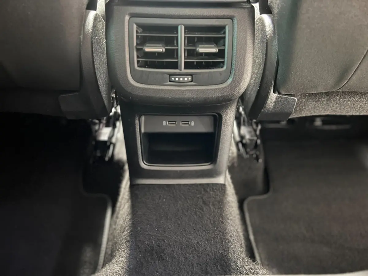 1.5 TSI Style Business Intense I Navi I Camera I Full Led I Cruise I Park. sens I Carplay I Isofix I New APK I 150 PK.