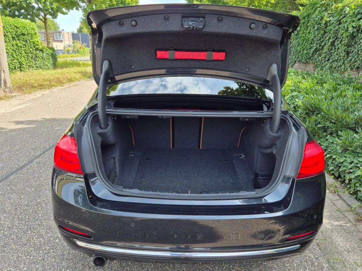 F30 Apple CarPlay Sport Interieur NBT Evo GR Navi LCI High Executive PDC Dodehoek waarschwing