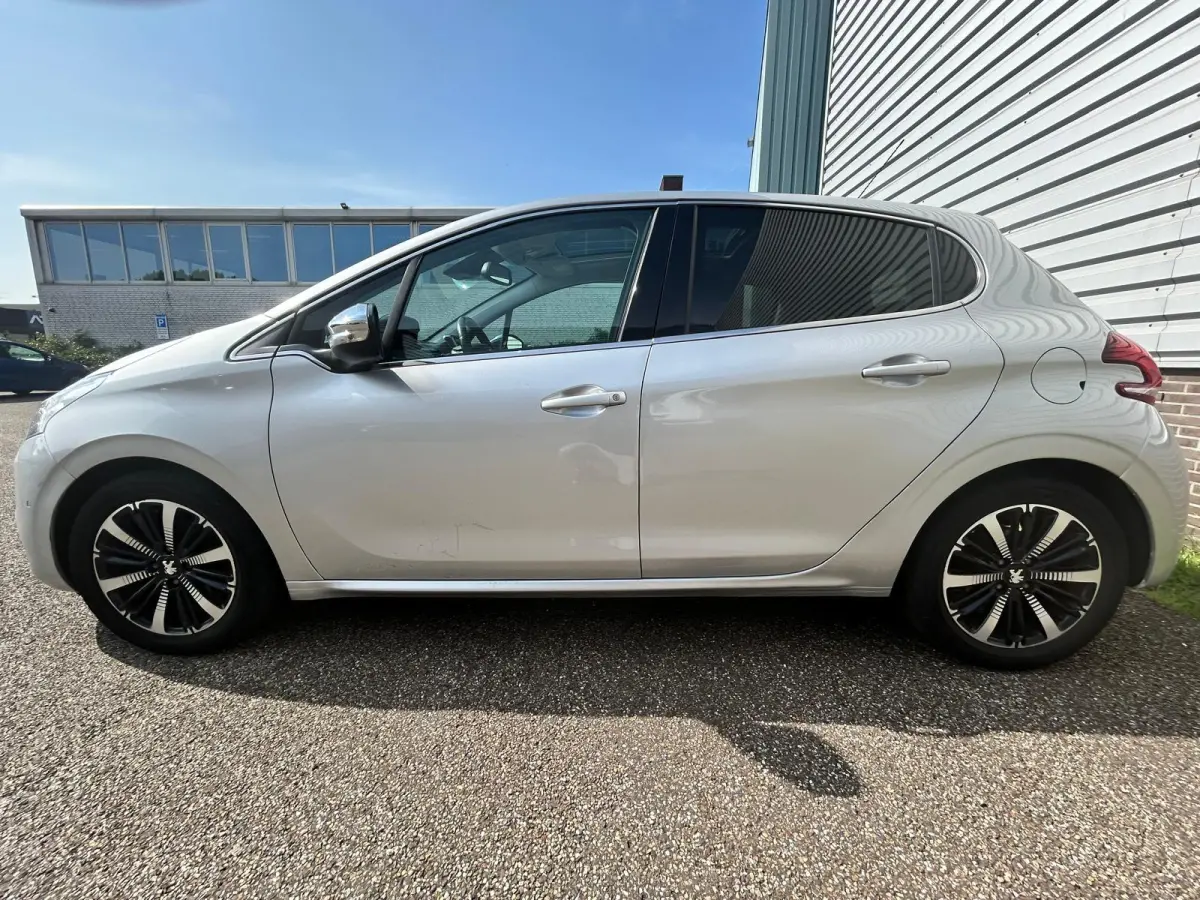 1.2 PureTech Allure Panodak Leer Automaat