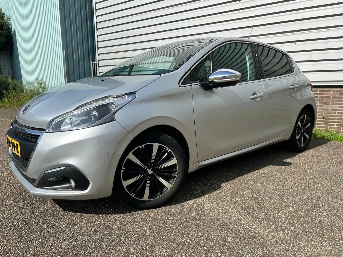1.2 PureTech Allure Panodak Leer Automaat