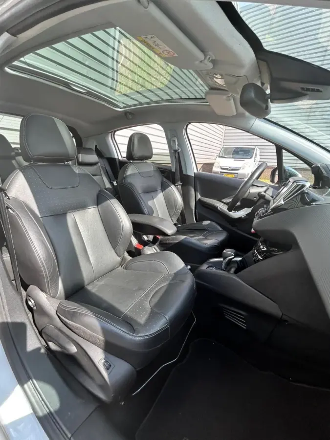 1.2 PureTech Allure Panodak Leer Automaat