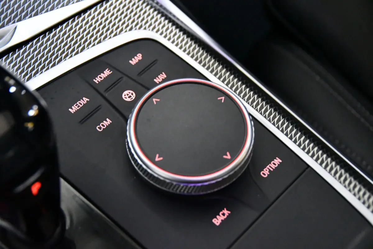 330e High Executive, Schuifkanteldak, M-pakket, Head up, Apple carplay