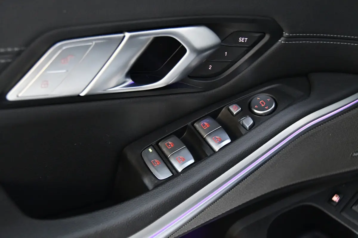 330e High Executive, Schuifkanteldak, M-pakket, Head up, Apple carplay