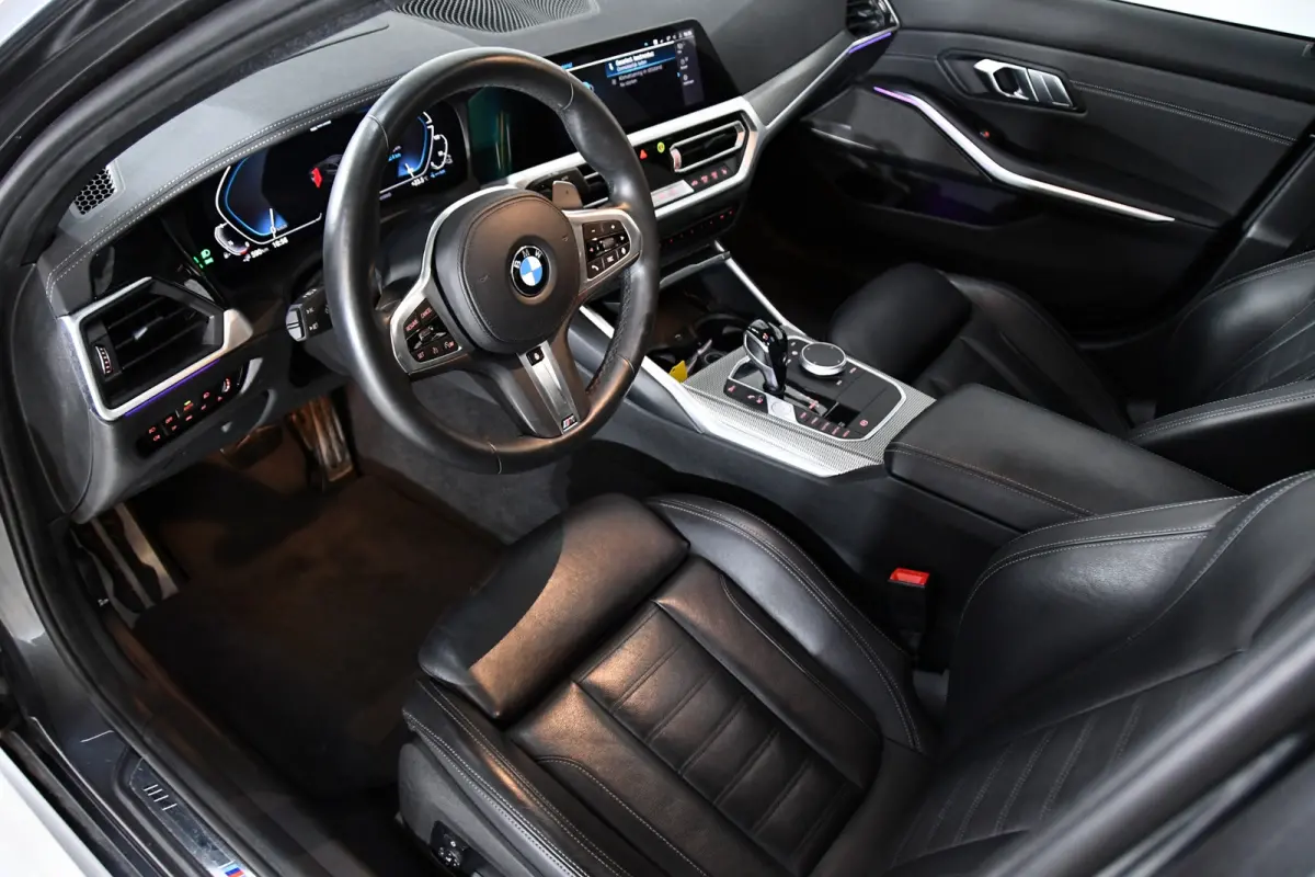 330e High Executive, Schuifkanteldak, M-pakket, Head up, Apple carplay