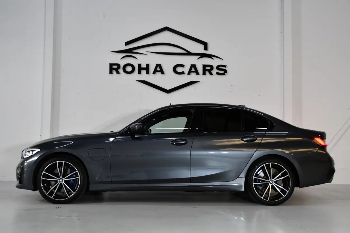 330e High Executive, Schuifkanteldak, M-pakket, Head up, Apple carplay