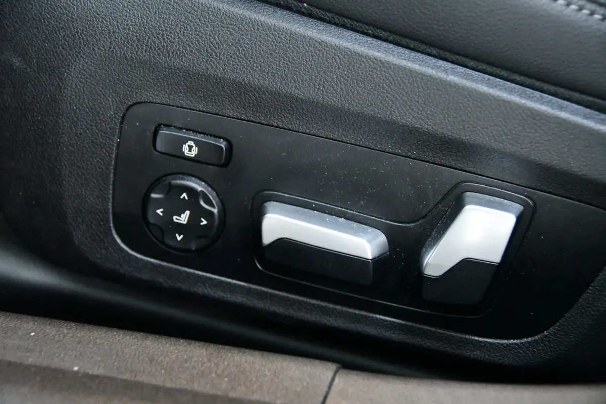 330e High Executive, Schuifkanteldak, M-pakket, Head up, Apple carplay
