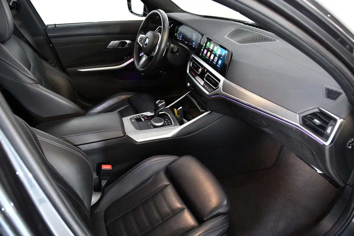 330e High Executive, Schuifkanteldak, M-pakket, Head up, Apple carplay