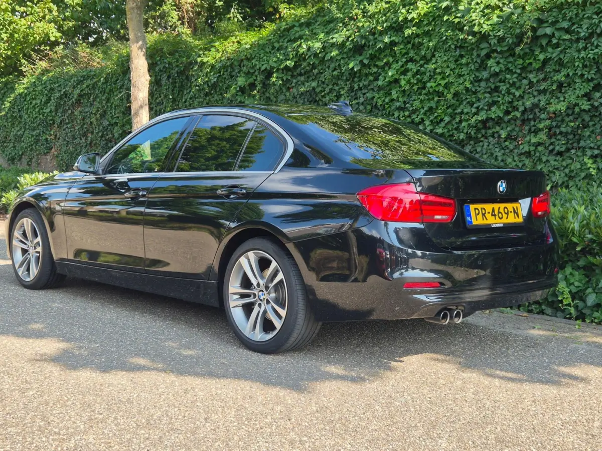 320i High Executive Navi GR Apple CarPlay Sport Leder LED Automaat NAP NL