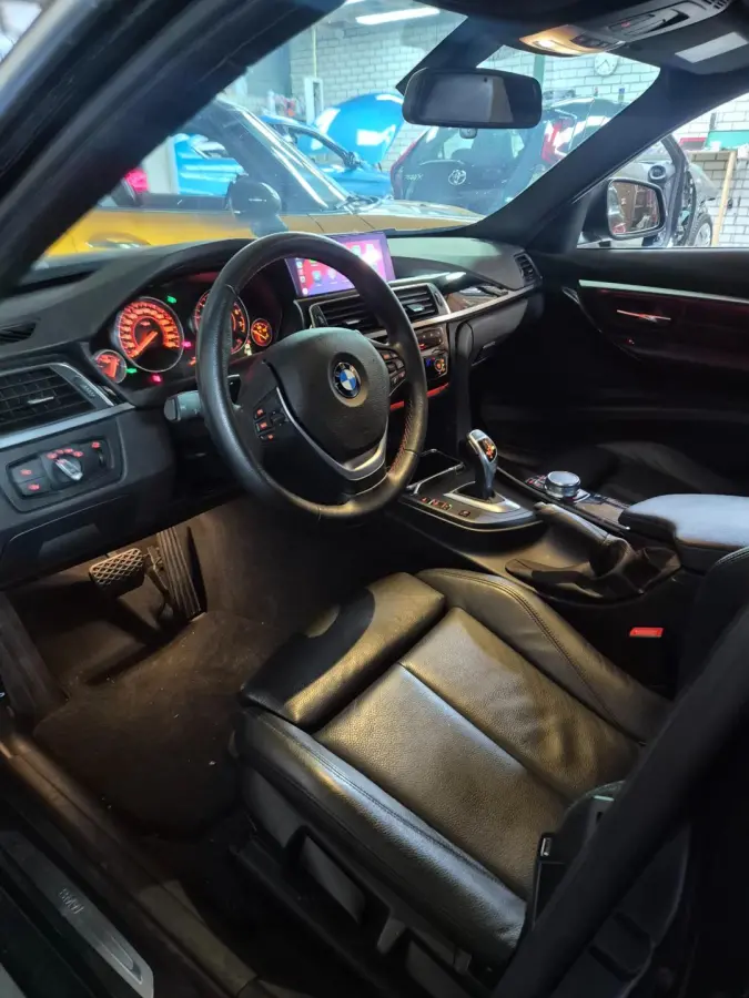 320i High Executive Navi GR Apple CarPlay Sport Leder LED Automaat NAP NL