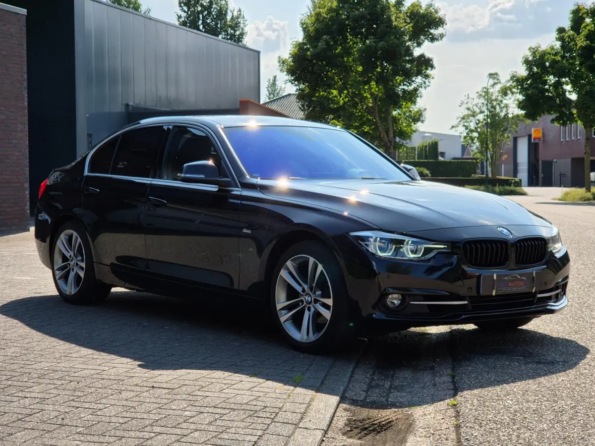 320i High Executive Navi GR Apple CarPlay Sport Leder LED Automaat NAP NL