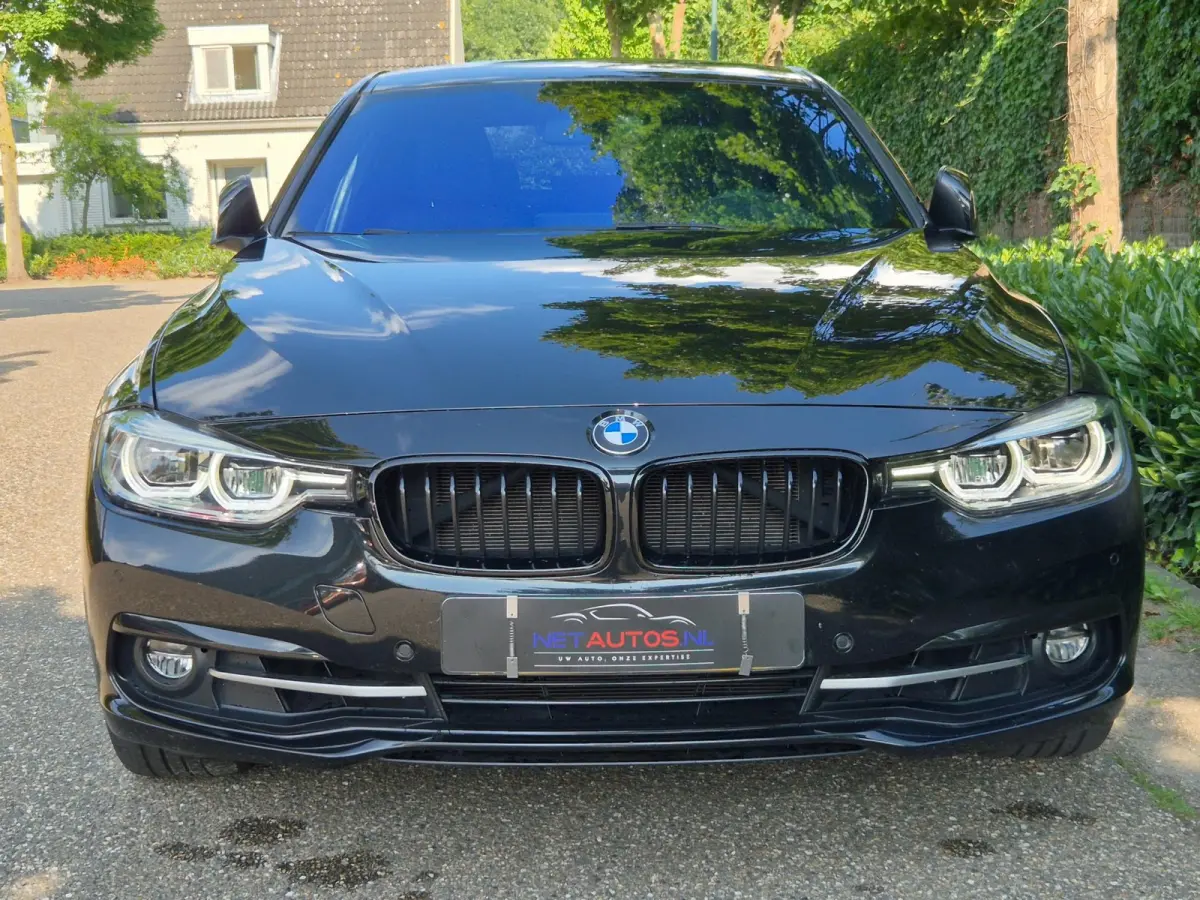 320i High Executive Navi GR Apple CarPlay Sport Leder LED Automaat NAP NL