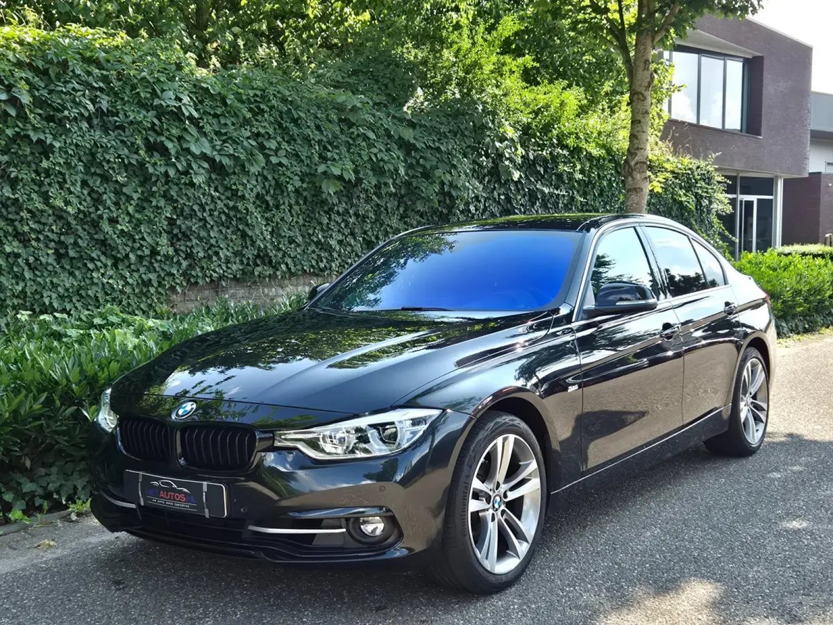 320i High Executive Navi GR Apple CarPlay Sport Leder LED Automaat NAP NL