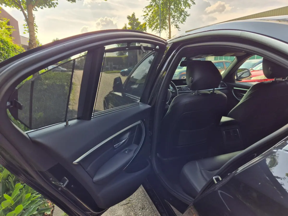 320i High Executive Navi GR Apple CarPlay Sport Leder LED Automaat NAP NL