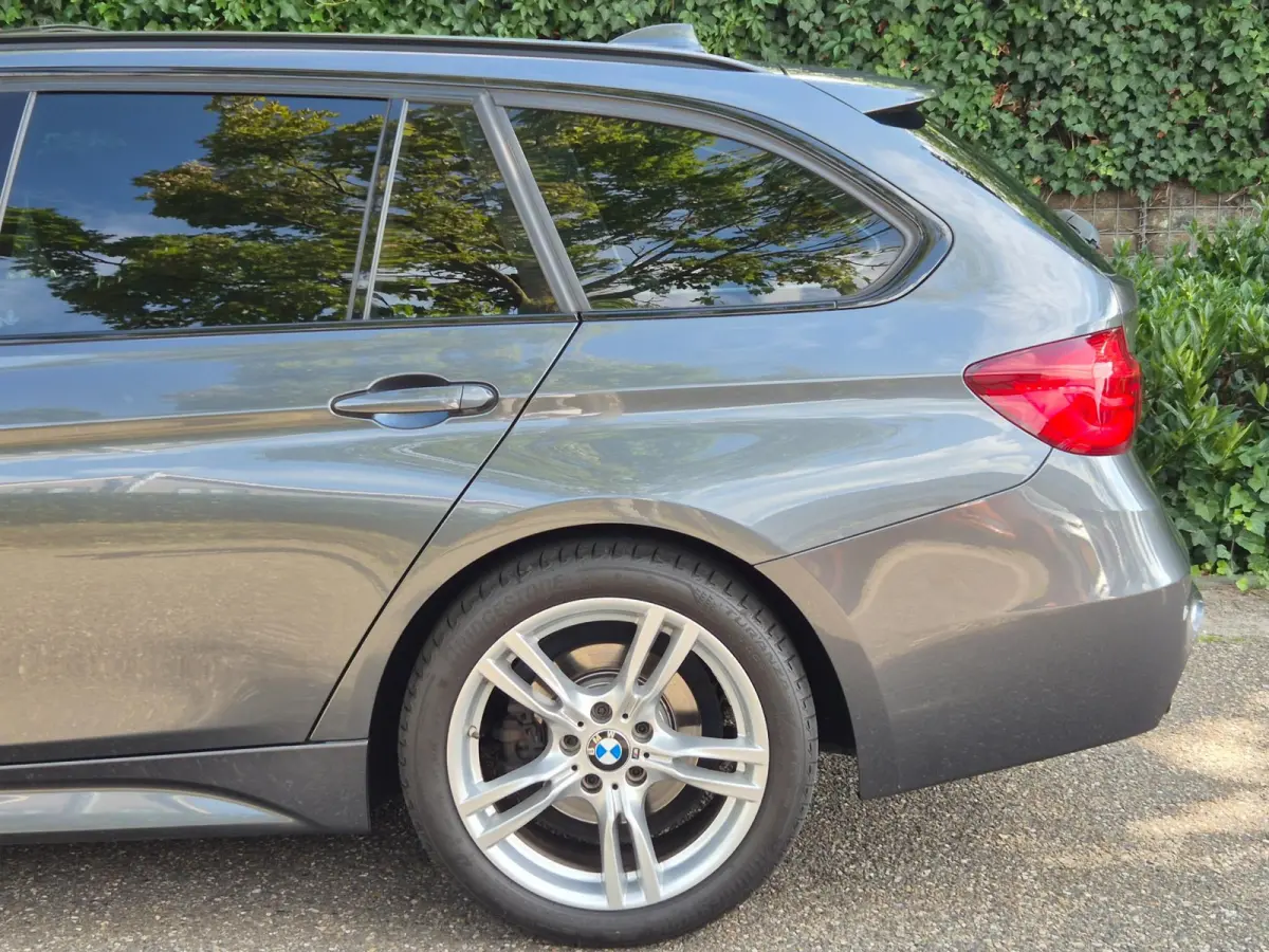 M Sport Dig.Teller Apple CarPlay Panorama LED Leder NAP Navi Pro GR Dealer onderhouden
