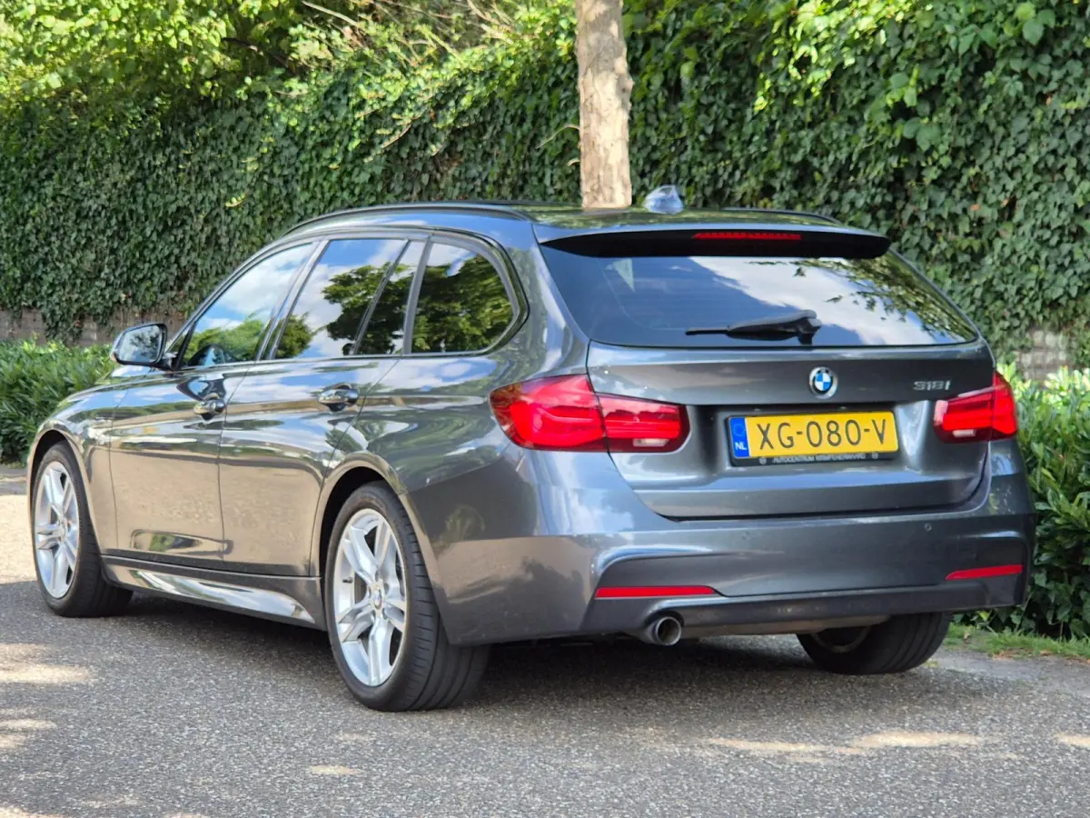 M Sport Dig.Teller Apple CarPlay Panorama LED Leder NAP Navi Pro GR Dealer onderhouden