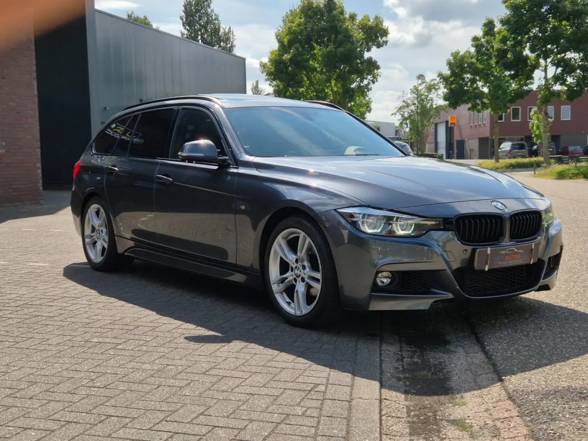 M Sport Dig.Teller Apple CarPlay Panorama LED Leder NAP Navi Pro GR Dealer onderhouden
