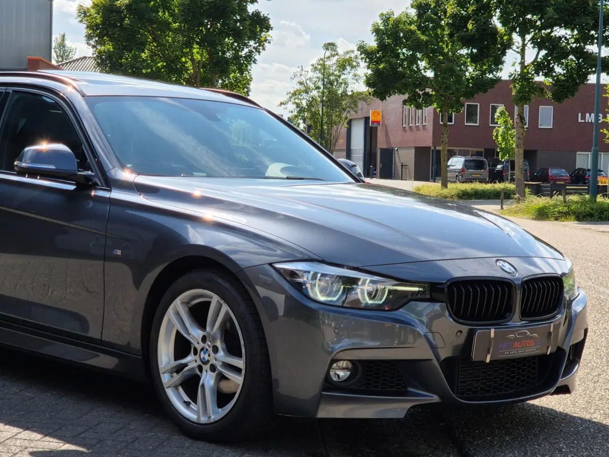 M Sport Dig.Teller Apple CarPlay Panorama LED Leder NAP Navi Pro GR Dealer onderhouden