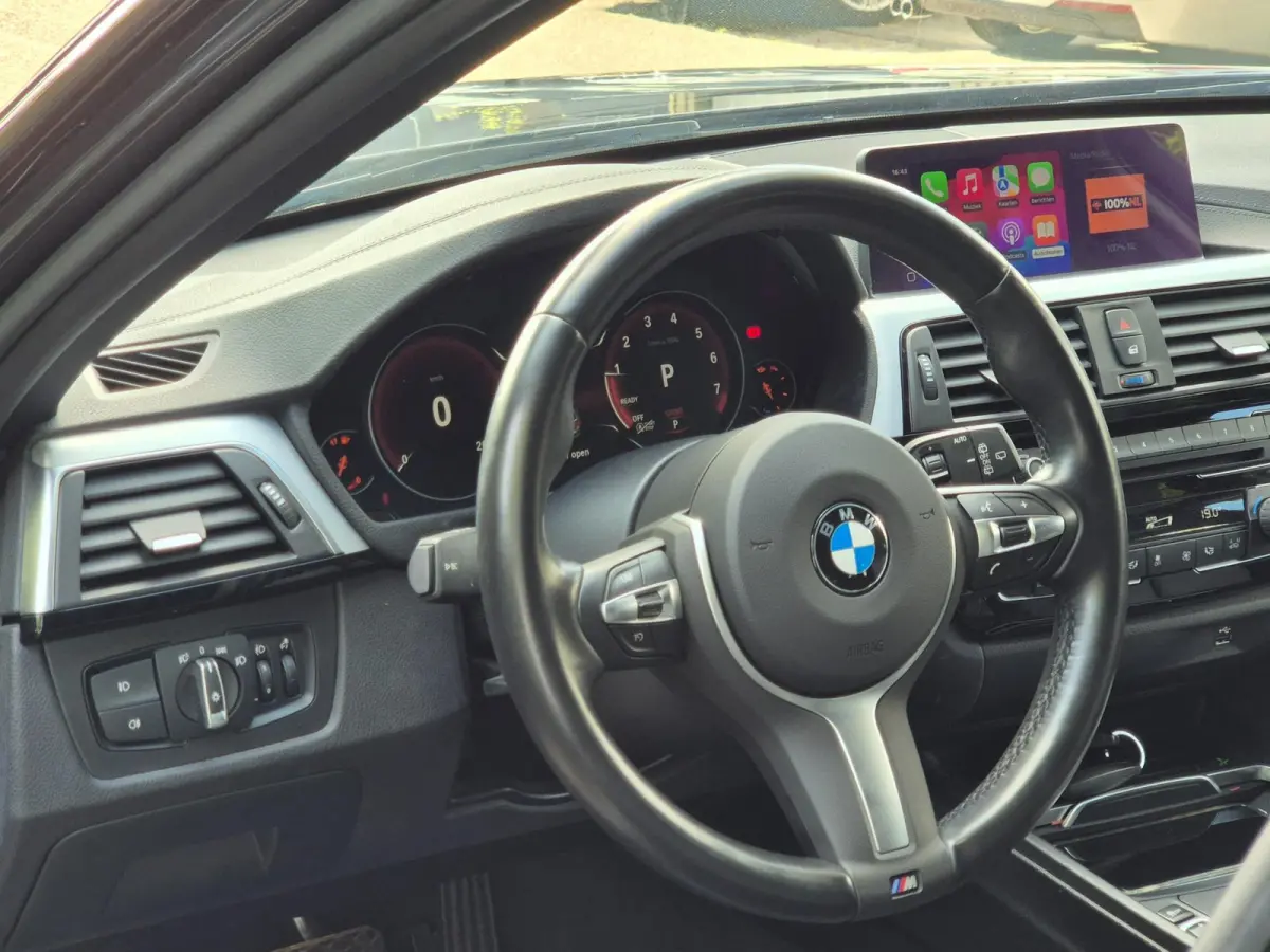 M Sport Dig.Teller Apple CarPlay Panorama LED Leder NAP Navi Pro GR Dealer onderhouden