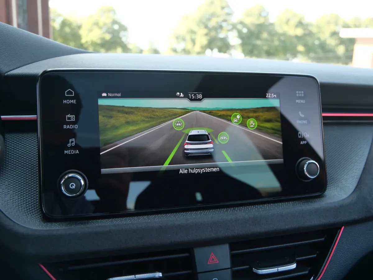 1.0 TSI 116 Pk Business Edition Automaat Apple Carplay / DAB / Camera / Pano-dak
