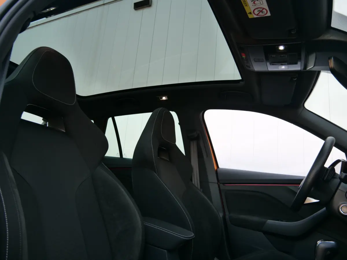 1.0 TSI 116 Pk Business Edition Automaat Apple Carplay / DAB / Camera / Pano-dak
