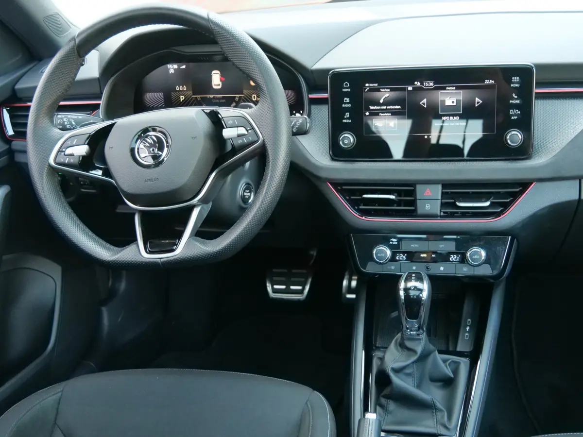 1.0 TSI 116 Pk Business Edition Automaat Apple Carplay / DAB / Camera / Pano-dak