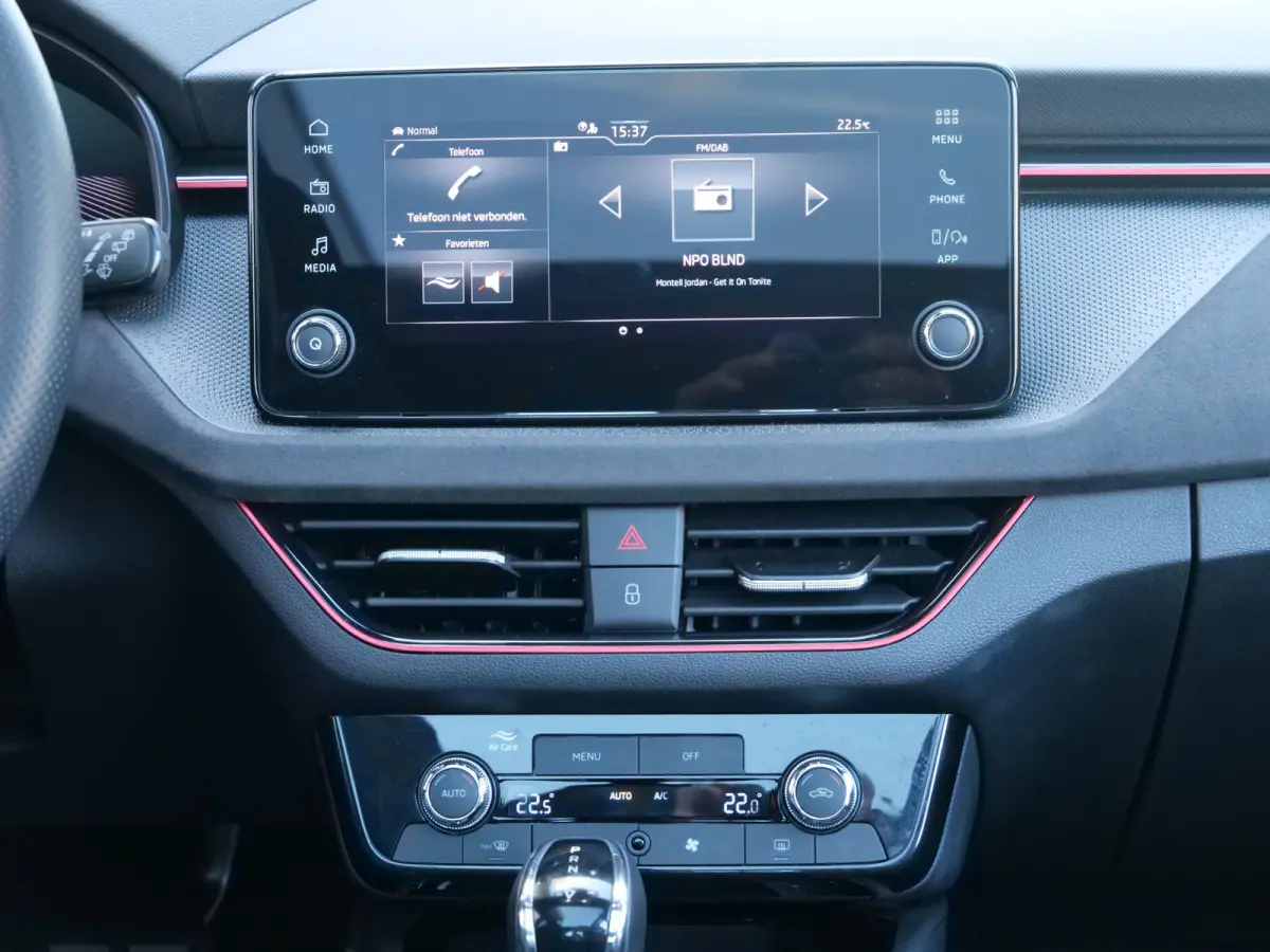 1.0 TSI 116 Pk Business Edition Automaat Apple Carplay / DAB / Camera / Pano-dak